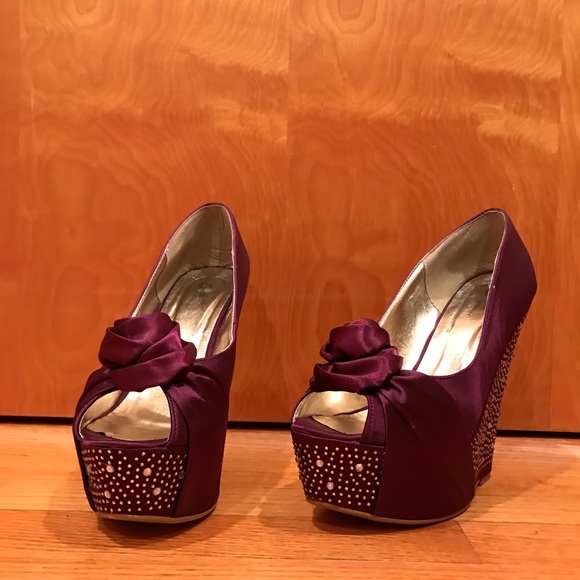 Occasions purple & rhinestone wedges, never worn - Picture 2 of 4